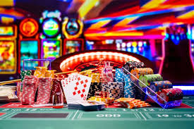 Understanding the Mechanisms of Social Casinos Understanding the Mechanisms of Social Casinos